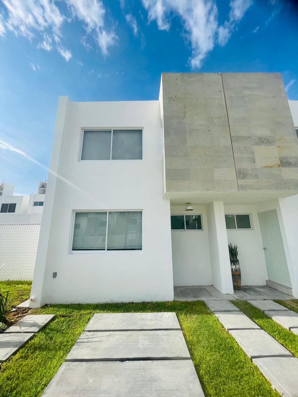 Casa al norte de Aguascalientes con 3 recámaras y sala de TV