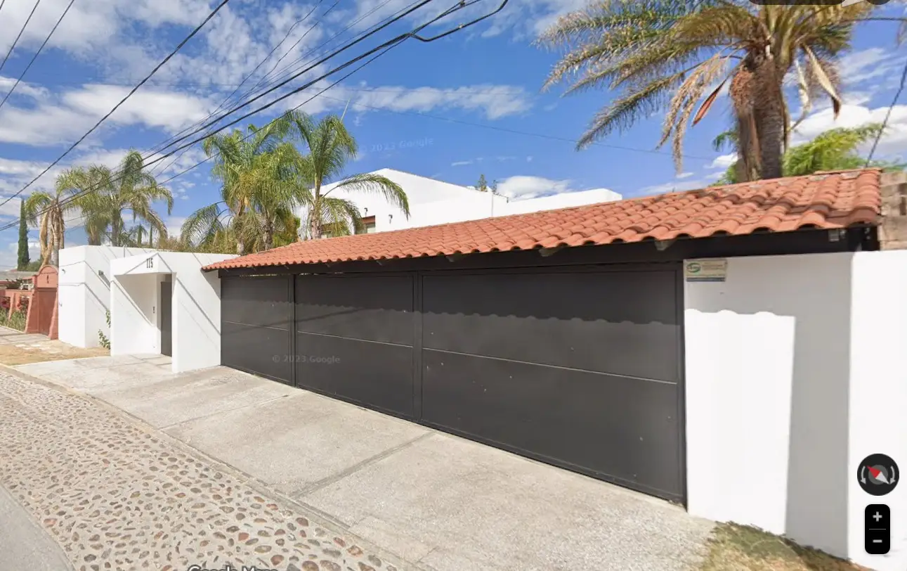 Residencia en venta al norte de Aguascalientes con 4 recámaras